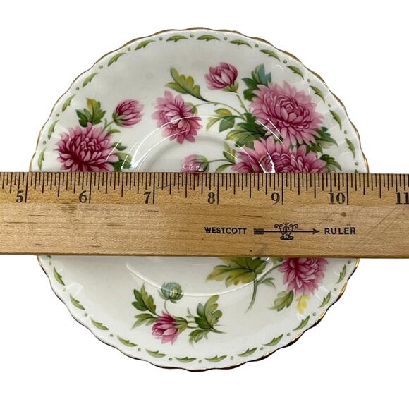 Royal Albert November Teacup & Saucer Set Chrysanthemum Month Flower  Bone China - Picture 15 of 16
